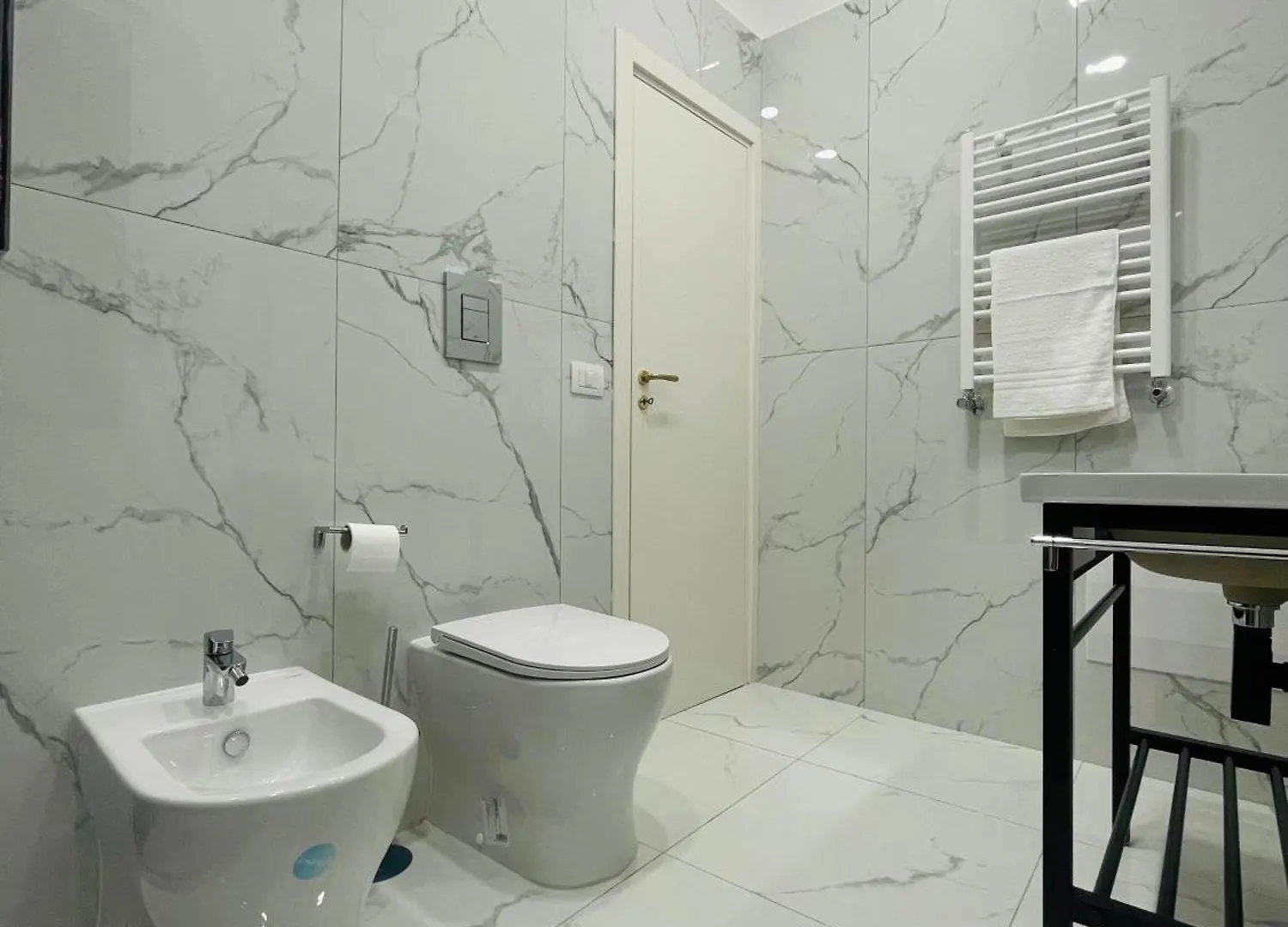 Merlino Rooms Napoli 0*, Naples